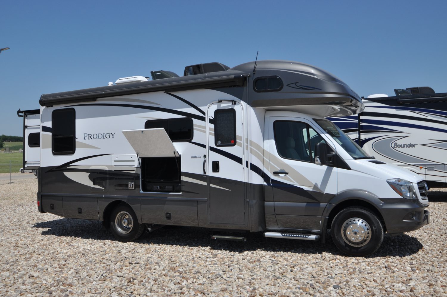 2018 Holiday Rambler Prodigy Review, Class C sold to the Averitt’s of Spring, Texas  Motorhome 